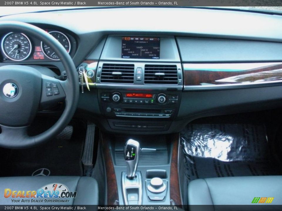 Dashboard of 2007 BMW X5 4.8i Photo #19