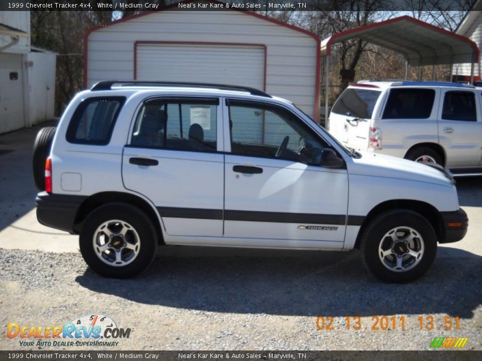 1999 Chevrolet Tracker 4x4 White / Medium Gray Photo #1