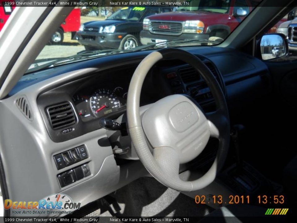 1999 Chevrolet Tracker 4x4 White / Medium Gray Photo #19