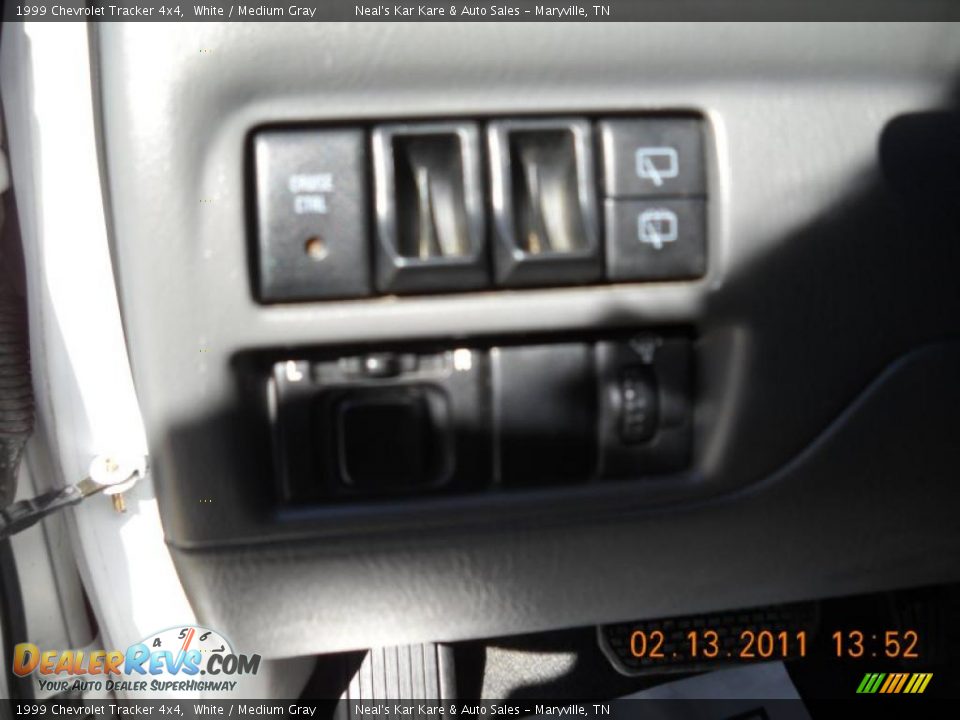 1999 Chevrolet Tracker 4x4 White / Medium Gray Photo #20