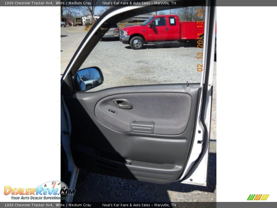 1999 Chevrolet Tracker 4x4 White / Medium Gray Photo #32