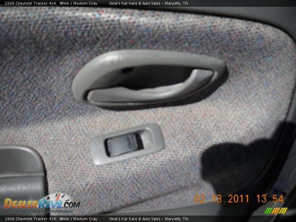 1999 Chevrolet Tracker 4x4 White / Medium Gray Photo #35