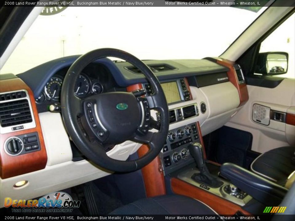 Dashboard of 2008 Land Rover Range Rover V8 HSE Photo #11