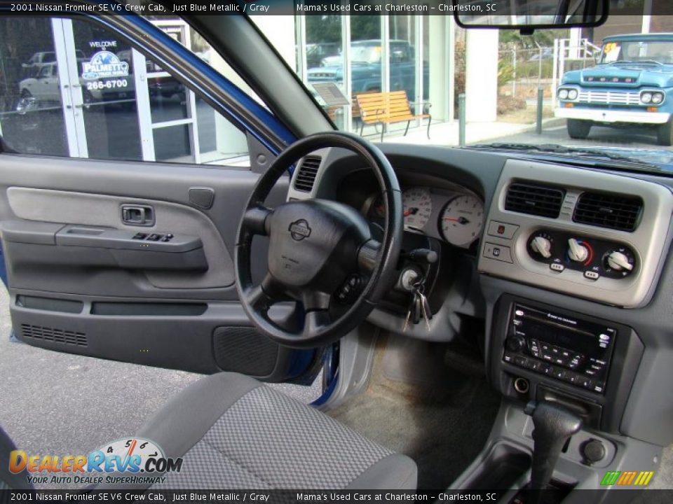 Gray Interior - 2001 Nissan Frontier SE V6 Crew Cab Photo #17