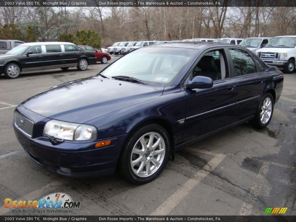 Front 3/4 View of 2003 Volvo S80 T6 Photo #2