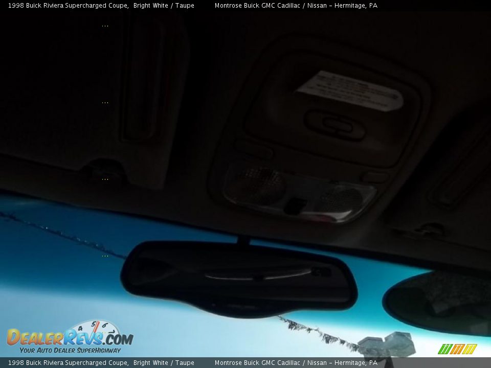 1998 Buick Riviera Supercharged Coupe Bright White / Taupe Photo #24