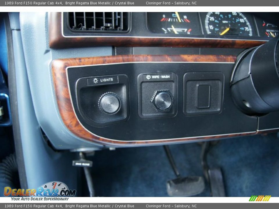 Controls of 1989 Ford F150 Regular Cab 4x4 Photo #27