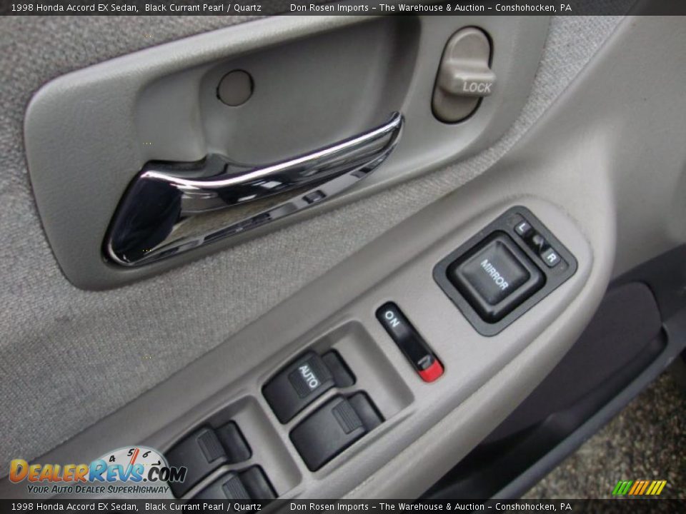 Controls of 1998 Honda Accord EX Sedan Photo #15