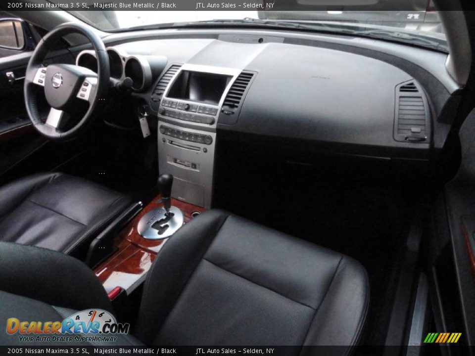 Dashboard of 2005 Nissan Maxima 3.5 SL Photo #11