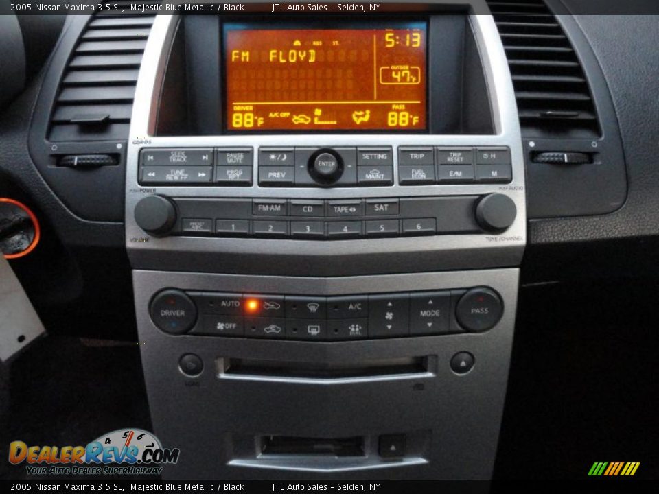 Controls of 2005 Nissan Maxima 3.5 SL Photo #12