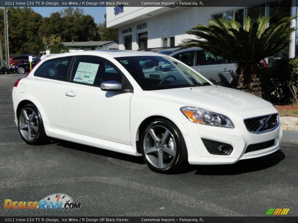Front 3/4 View of 2011 Volvo C30 T5 R-Design Photo #7