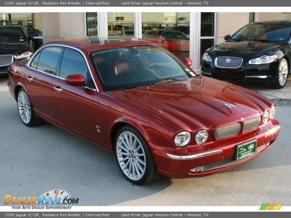 Front 3/4 View of 2006 Jaguar XJ XJR Photo #13