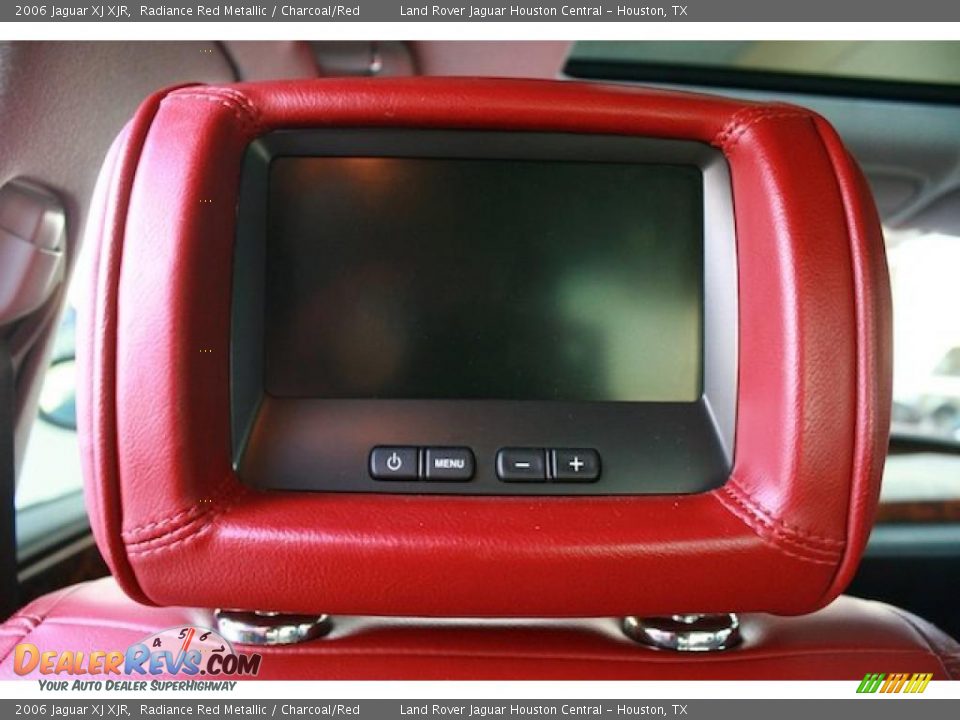 Controls of 2006 Jaguar XJ XJR Photo #23