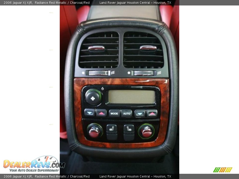 Controls of 2006 Jaguar XJ XJR Photo #24