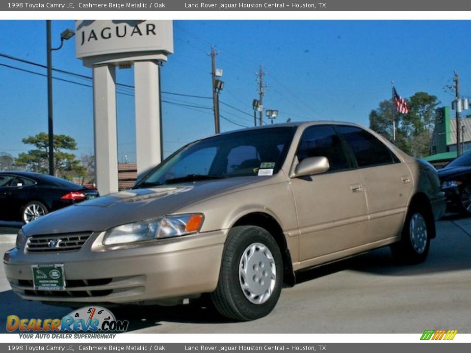 1998 Toyota Camry LE Cashmere Beige Metallic / Oak Photo #2