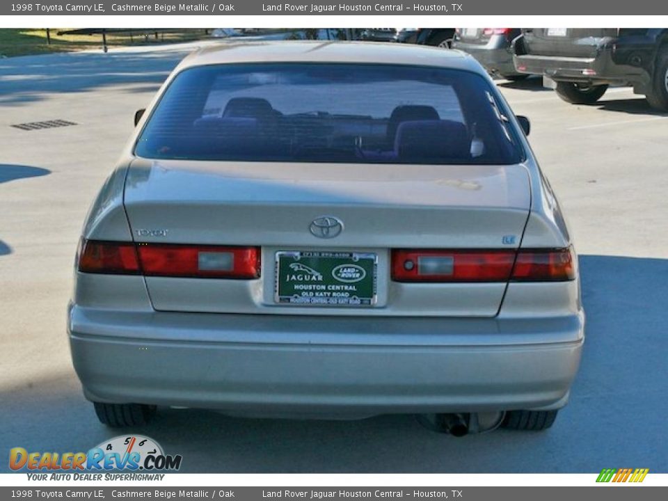1998 Toyota Camry LE Cashmere Beige Metallic / Oak Photo #10