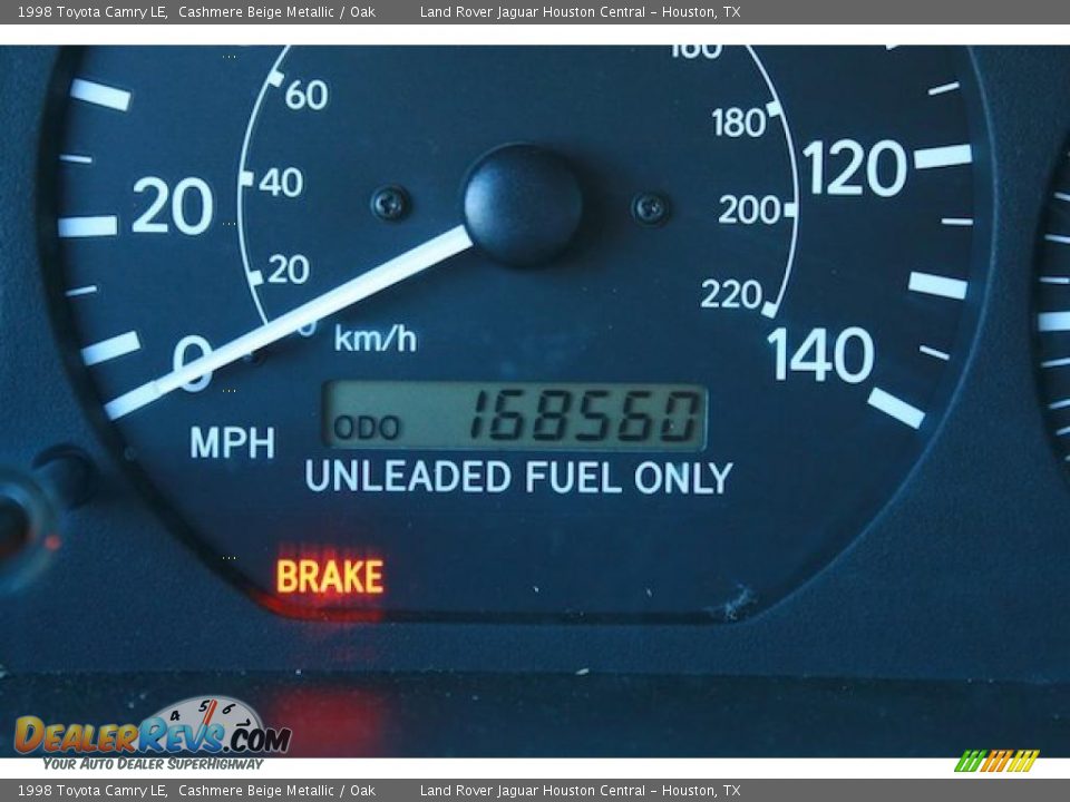 1998 Toyota Camry LE Cashmere Beige Metallic / Oak Photo #15