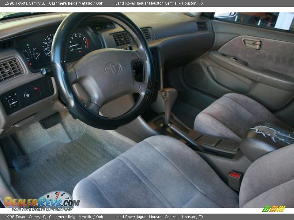 1998 Toyota Camry LE Cashmere Beige Metallic / Oak Photo #16
