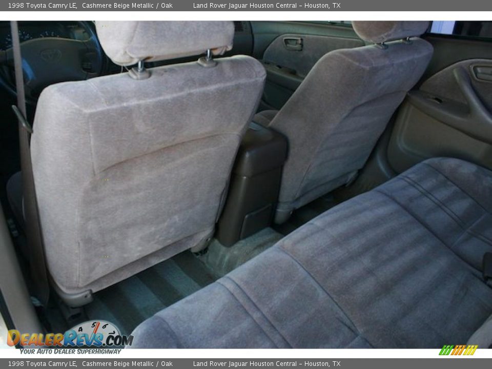1998 Toyota Camry LE Cashmere Beige Metallic / Oak Photo #20