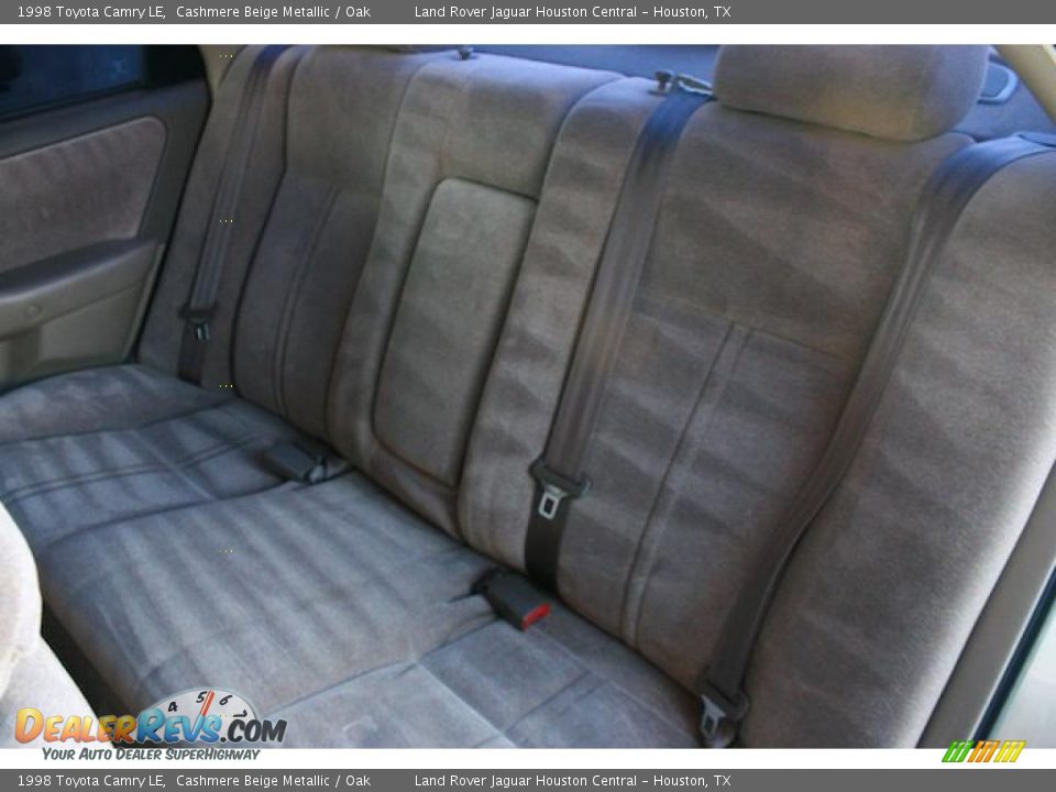 1998 Toyota Camry LE Cashmere Beige Metallic / Oak Photo #22
