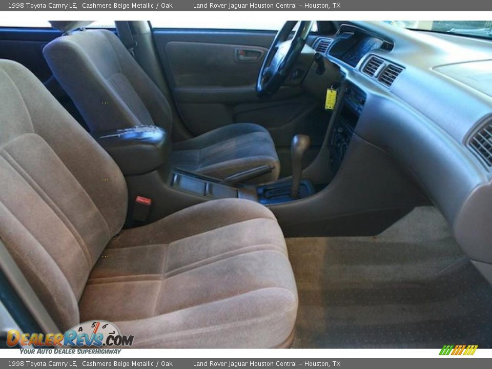 1998 Toyota Camry LE Cashmere Beige Metallic / Oak Photo #26