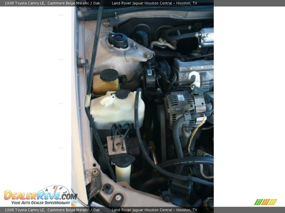 1998 Toyota Camry LE Cashmere Beige Metallic / Oak Photo #34