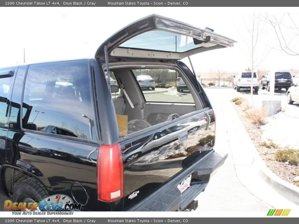 1996 Chevrolet Tahoe LT 4x4 Onyx Black / Gray Photo #30