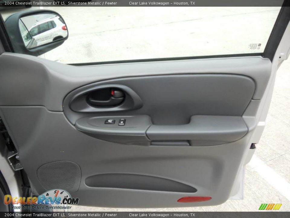 Door Panel of 2004 Chevrolet TrailBlazer EXT LS Photo #15