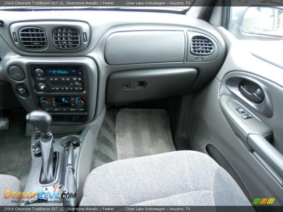 2004 Chevrolet TrailBlazer EXT LS Silverstone Metallic / Pewter Photo #20