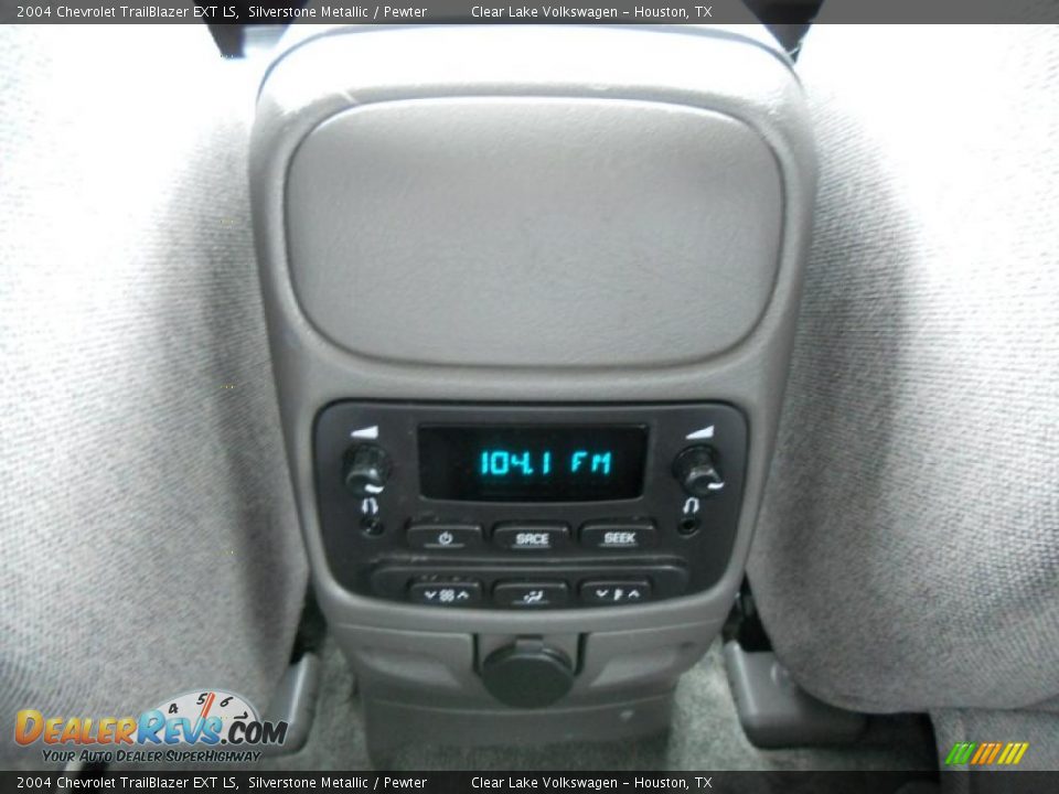 Controls of 2004 Chevrolet TrailBlazer EXT LS Photo #25