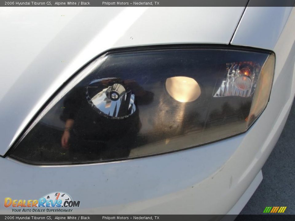 2006 Hyundai Tiburon GS Alpine White / Black Photo #10