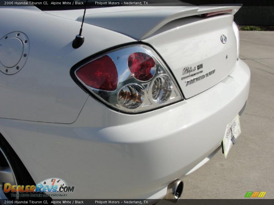 2006 Hyundai Tiburon GS Alpine White / Black Photo #22