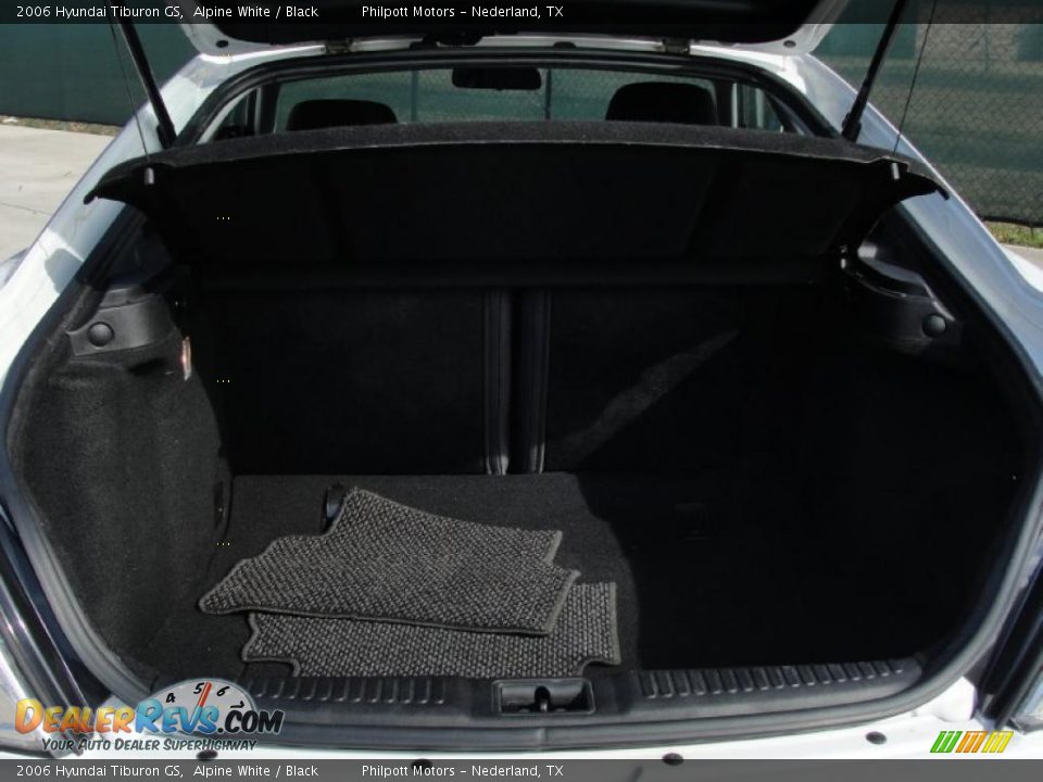 2006 Hyundai Tiburon GS Alpine White / Black Photo #32