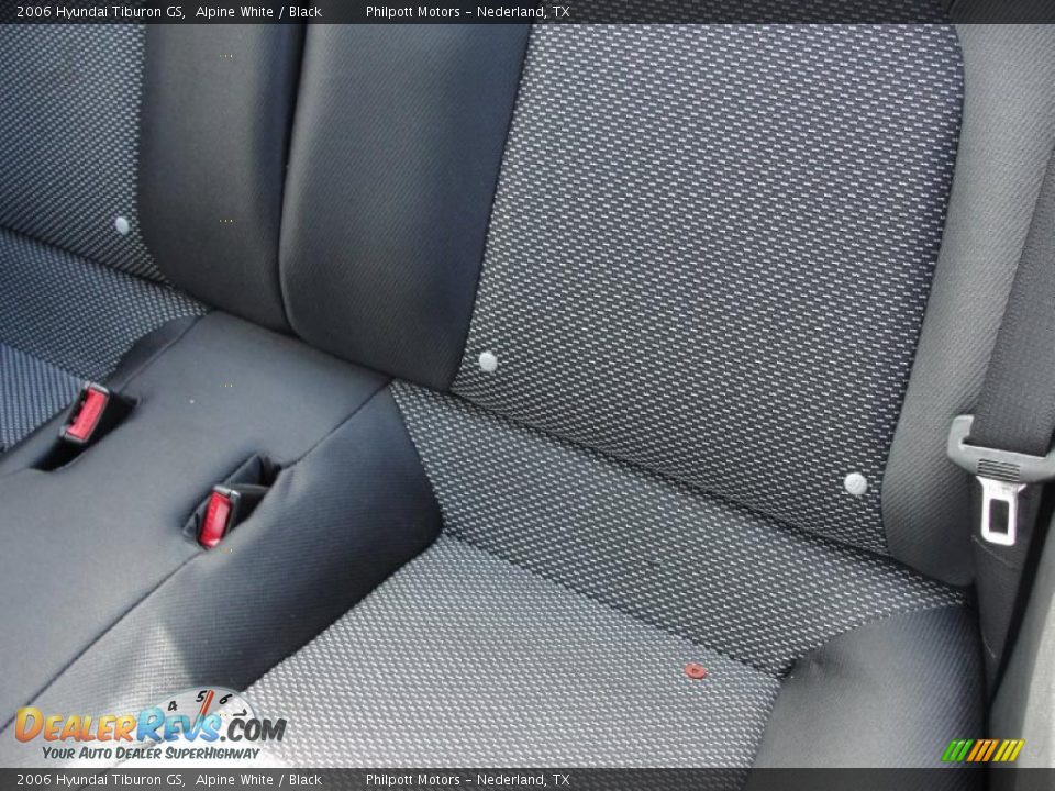 2006 Hyundai Tiburon GS Alpine White / Black Photo #33
