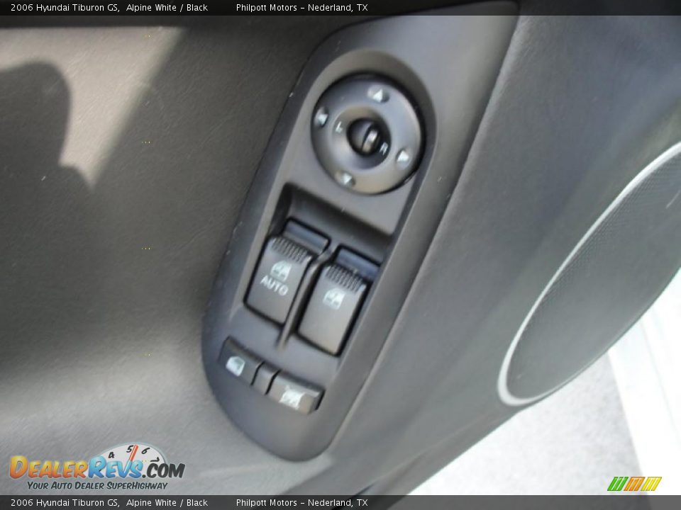 2006 Hyundai Tiburon GS Alpine White / Black Photo #35