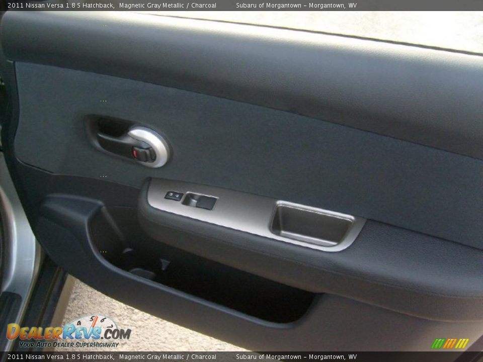 2011 Nissan Versa 1.8 S Hatchback Magnetic Gray Metallic / Charcoal Photo #17