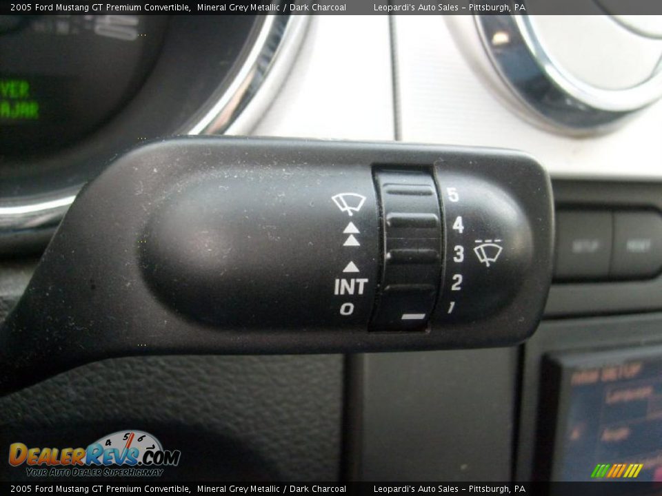 2005 Ford Mustang GT Premium Convertible Mineral Grey Metallic / Dark Charcoal Photo #24