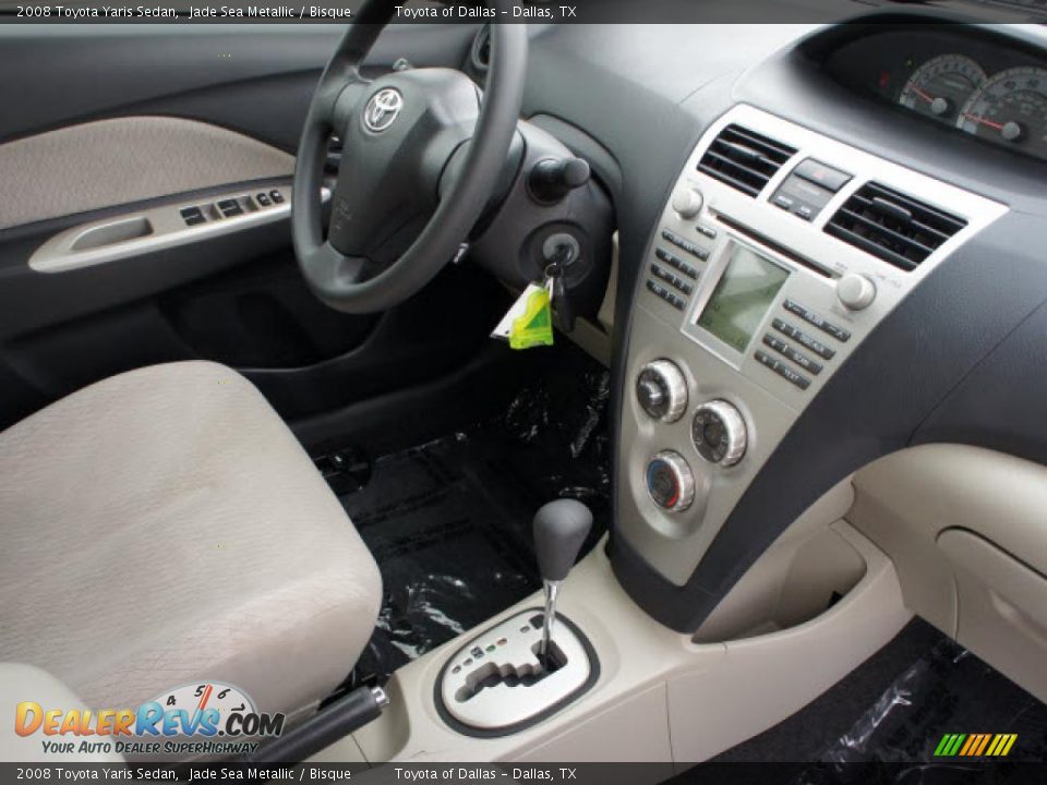 2008 Toyota Yaris Sedan Jade Sea Metallic / Bisque Photo #19