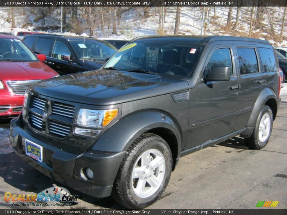Front 3/4 View of 2010 Dodge Nitro SXT 4x4 Photo #1