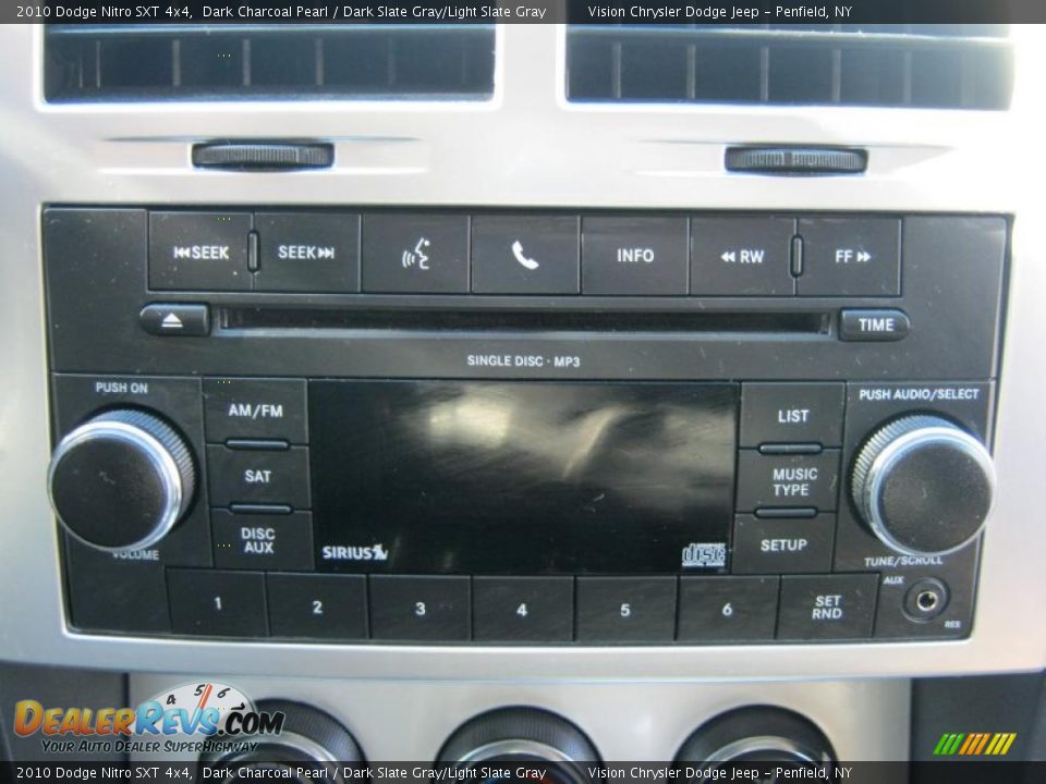 Controls of 2010 Dodge Nitro SXT 4x4 Photo #5