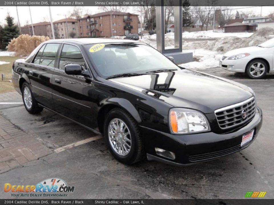 Front 3/4 View of 2004 Cadillac DeVille DHS Photo #3