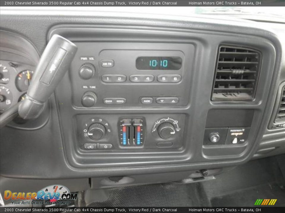 Controls of 2003 Chevrolet Silverado 3500 Regular Cab 4x4 Chassis Dump Truck Photo #7