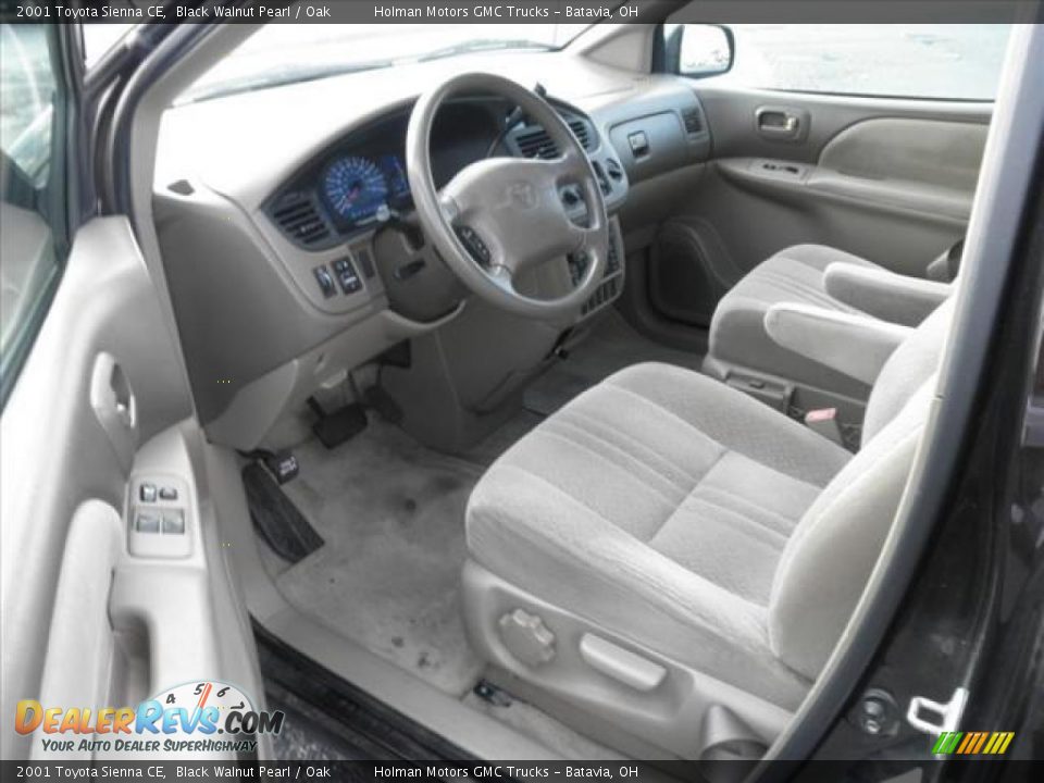 Oak Interior - 2001 Toyota Sienna CE Photo #5