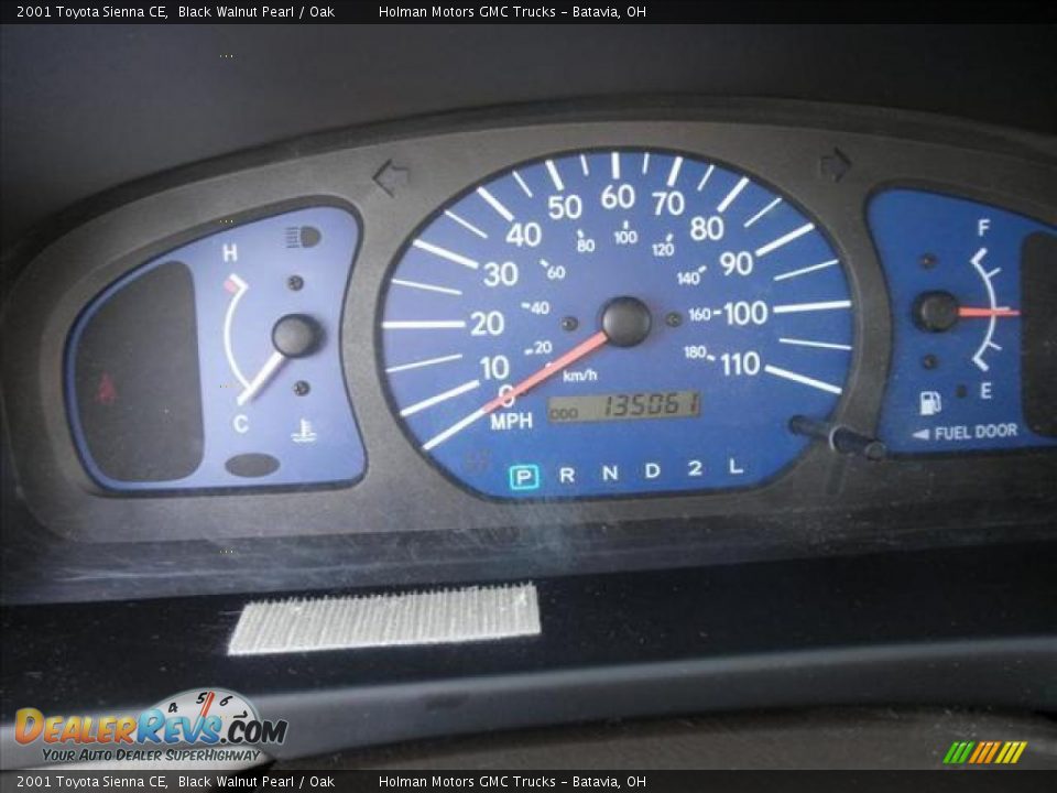 2001 Toyota Sienna CE Gauges Photo #7