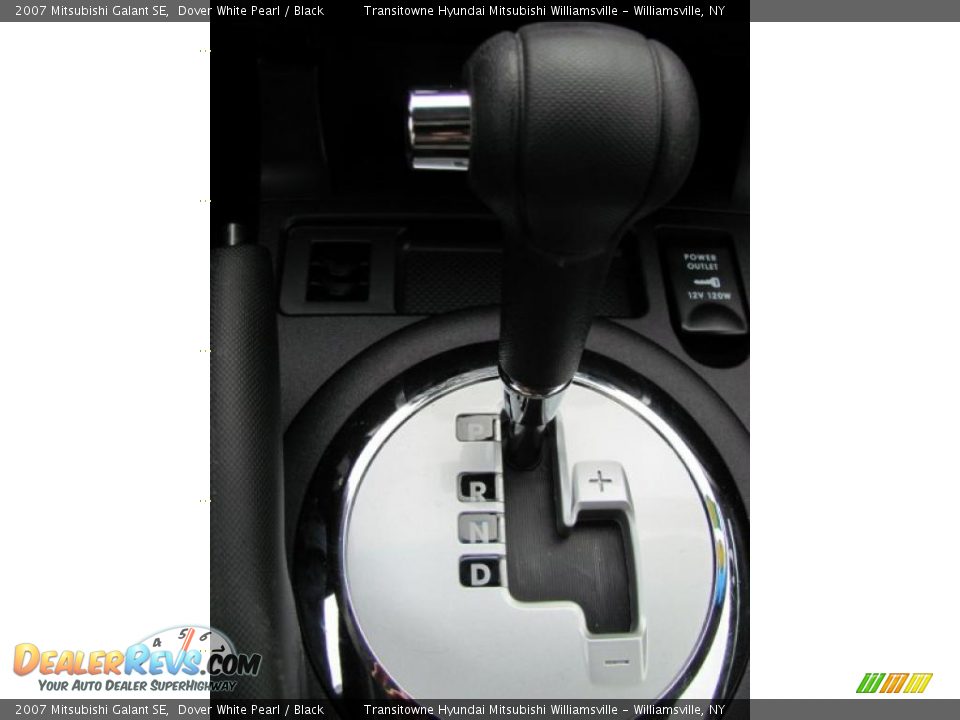 2007 Mitsubishi Galant SE Dover White Pearl / Black Photo #6