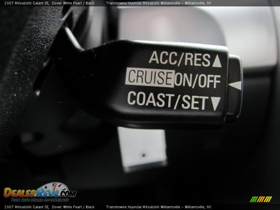 2007 Mitsubishi Galant SE Dover White Pearl / Black Photo #8