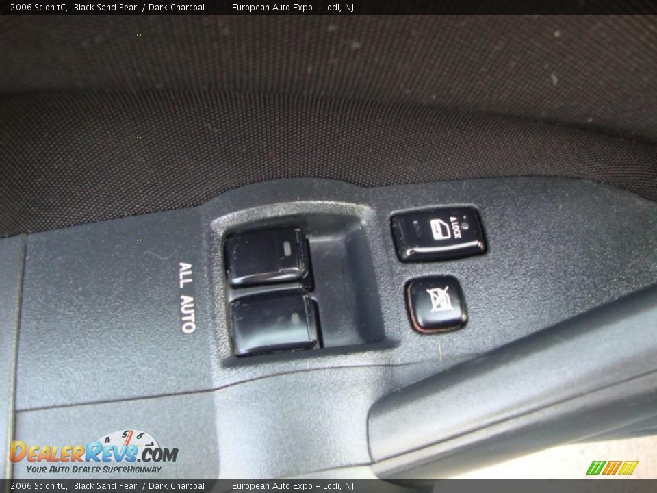 2006 Scion tC Black Sand Pearl / Dark Charcoal Photo #23