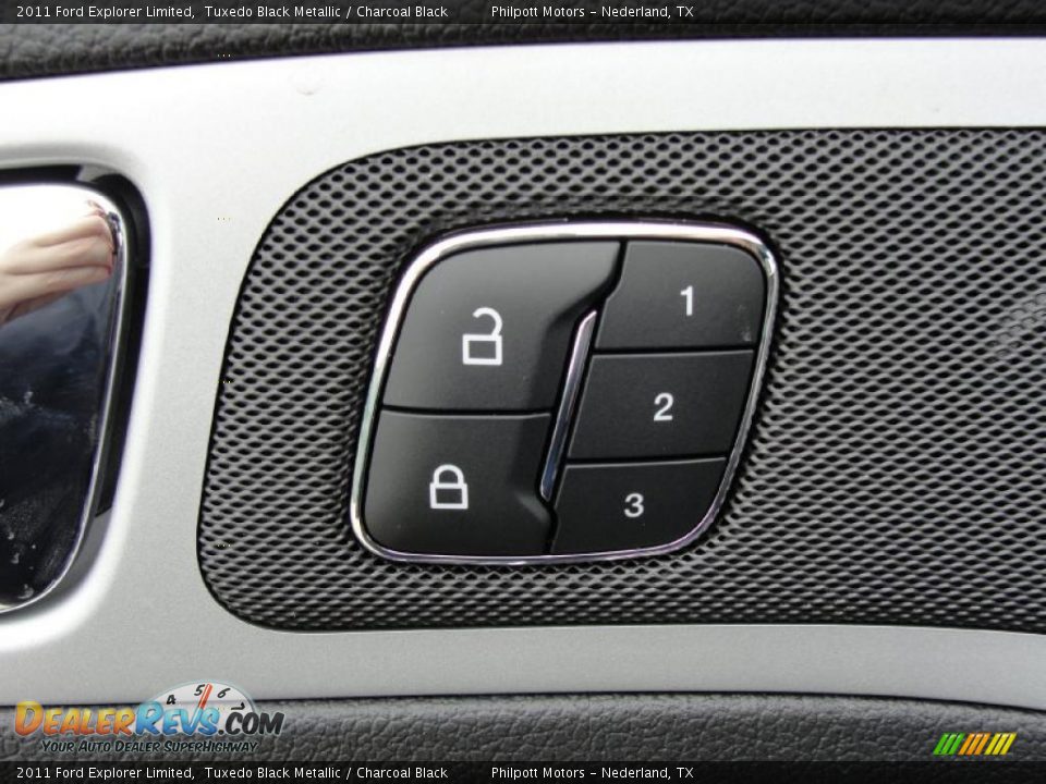 Controls of 2011 Ford Explorer Limited Photo #31