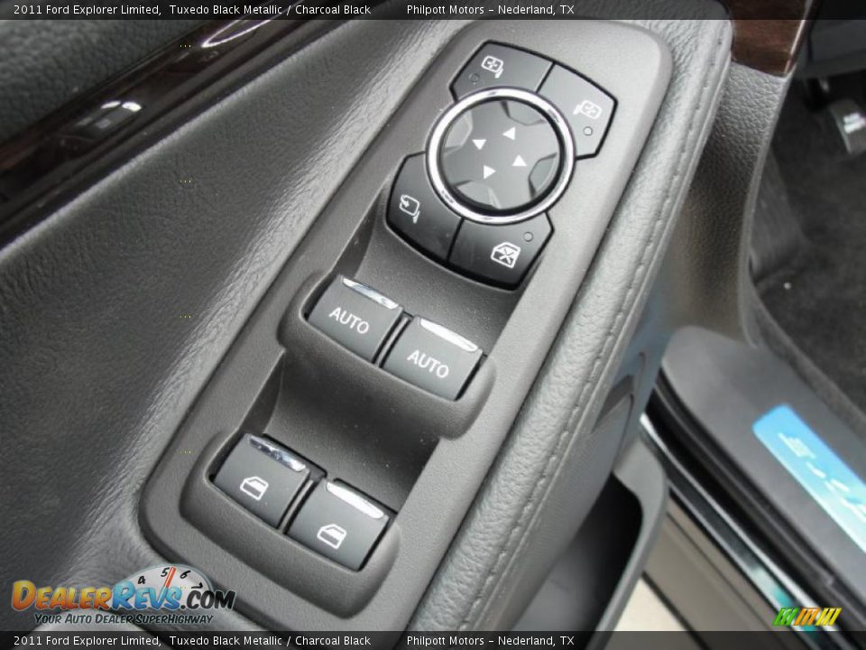 Controls of 2011 Ford Explorer Limited Photo #32