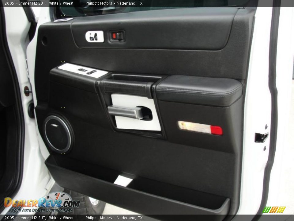 Door Panel of 2005 Hummer H2 SUT Photo #23